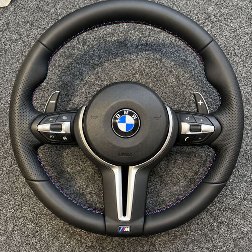 Volante BMW M Sport Performance - Com Aquecimento e ACC