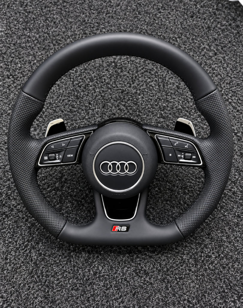 Volante Audi RS em Pele Perfurada