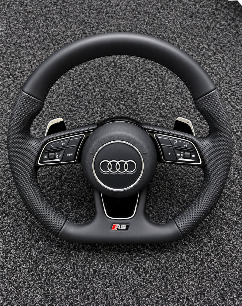 Volante Audi RS em Pele Perfurada