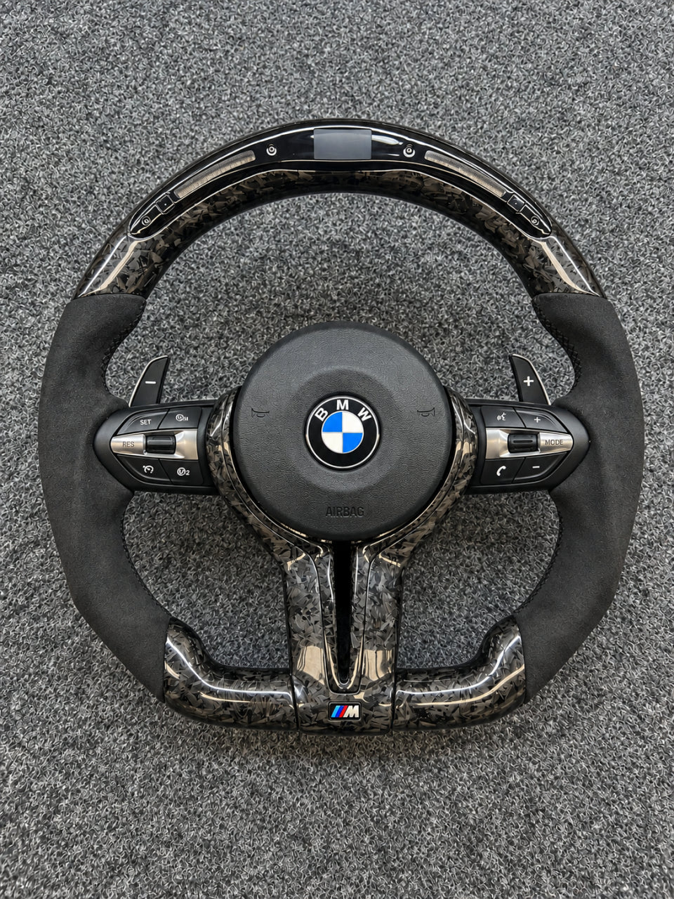 Volante BMW M Performance Carbono Forged - Série F