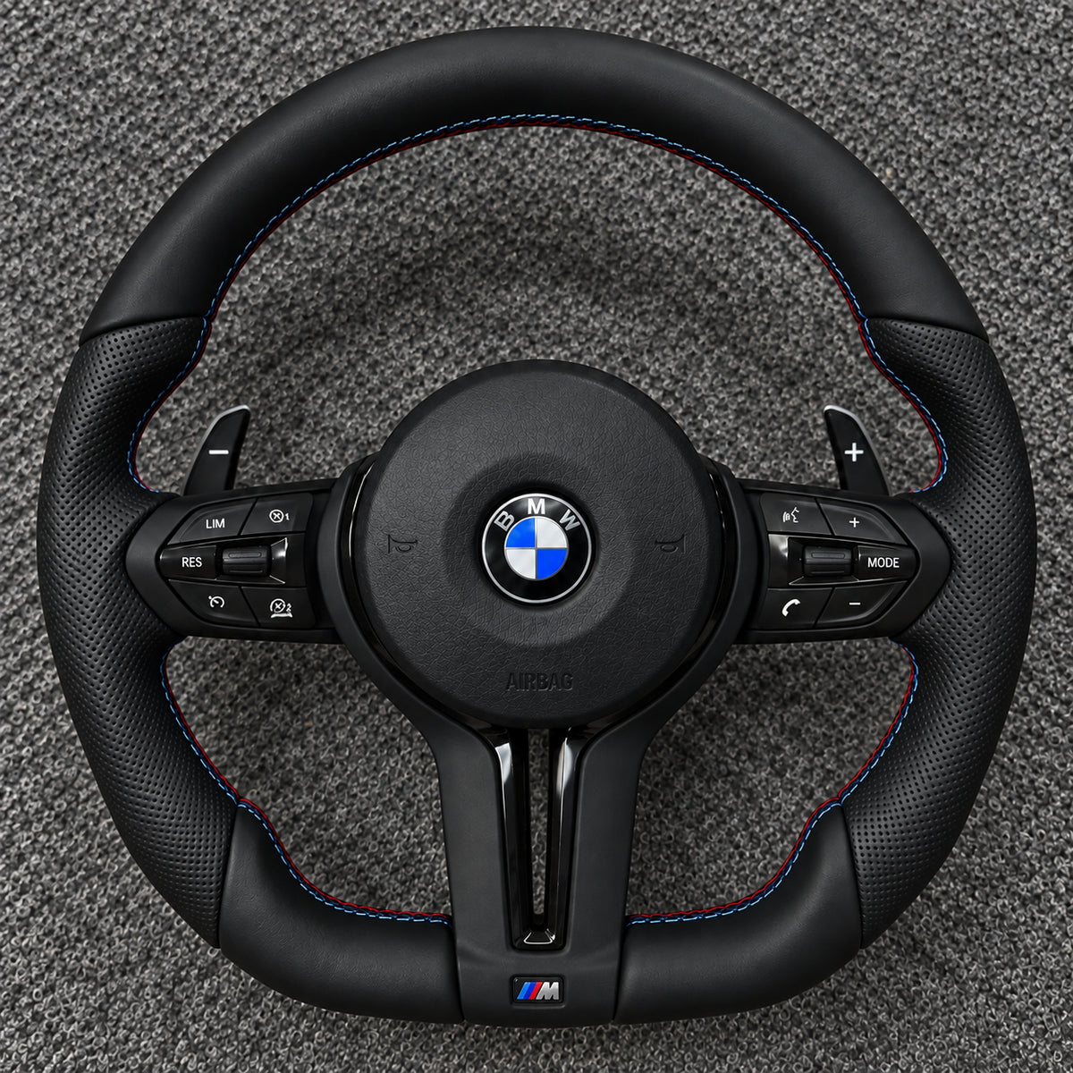 Volante BMW M Sport Black - Série F (Aquecimento e ACC)