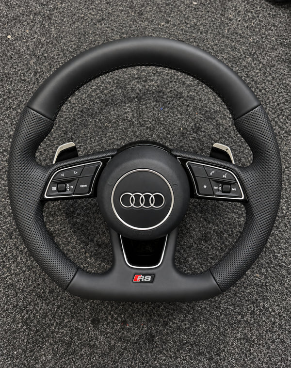 Volante Audi RS em Pele Perfurada